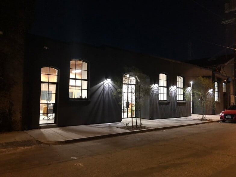 More Photos Of 2143 Bay St, Los Angeles Office For Lease