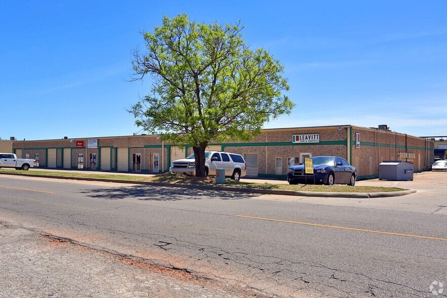 More Photos Of 7112 NW Melrose Ln, Oklahoma City Manufacturing For Lease