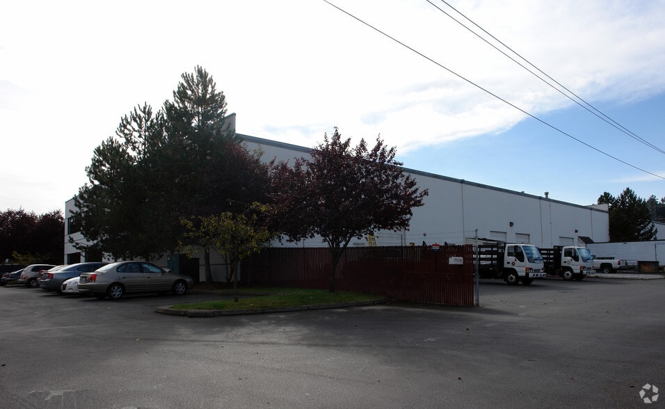 More Photos Of 14700 NE 95th St, Redmond Flex For Lease