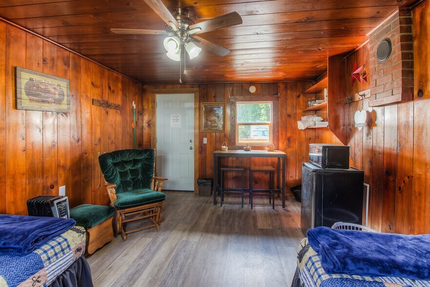 More Photos Of 8590 WA-410, Naches Convenience Store For Sale