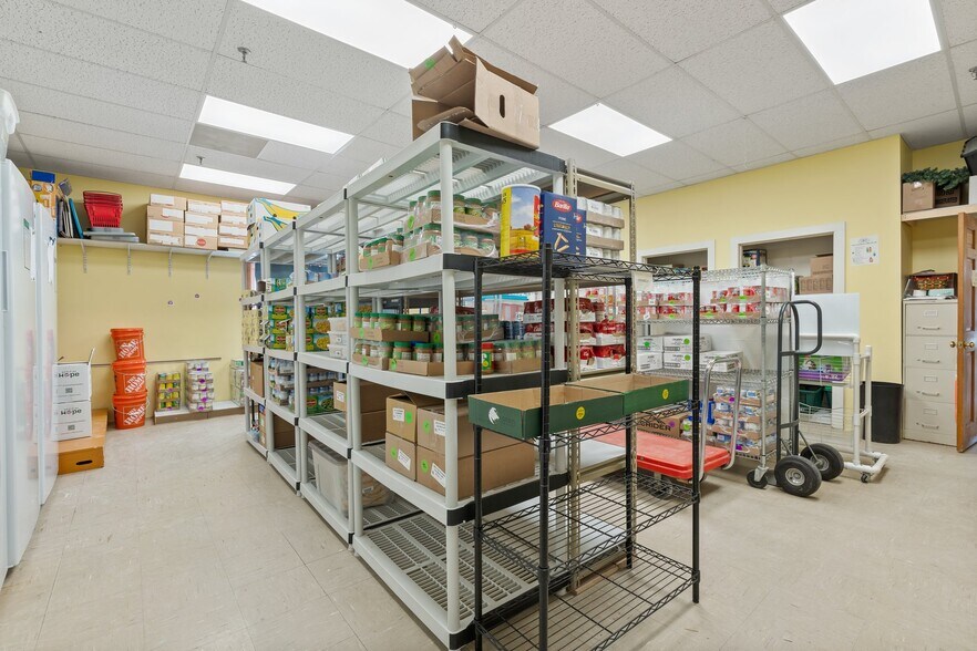 More Photos Of 646 Daniel Webster Hwy, Merrimack Specialty For Lease