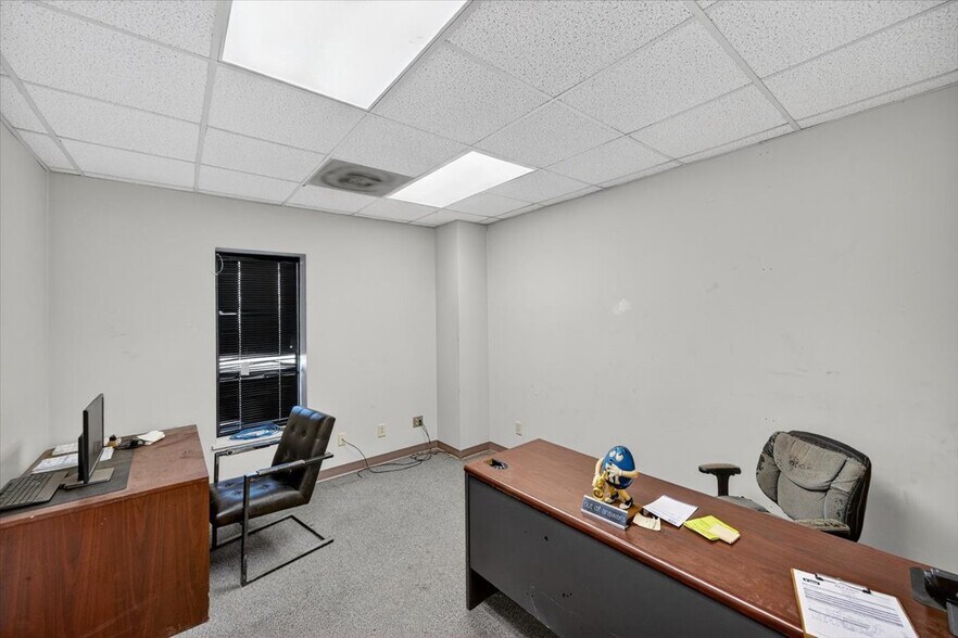 More Photos Of 4308 Interstate Dr, Macon-Bibb Office For Lease