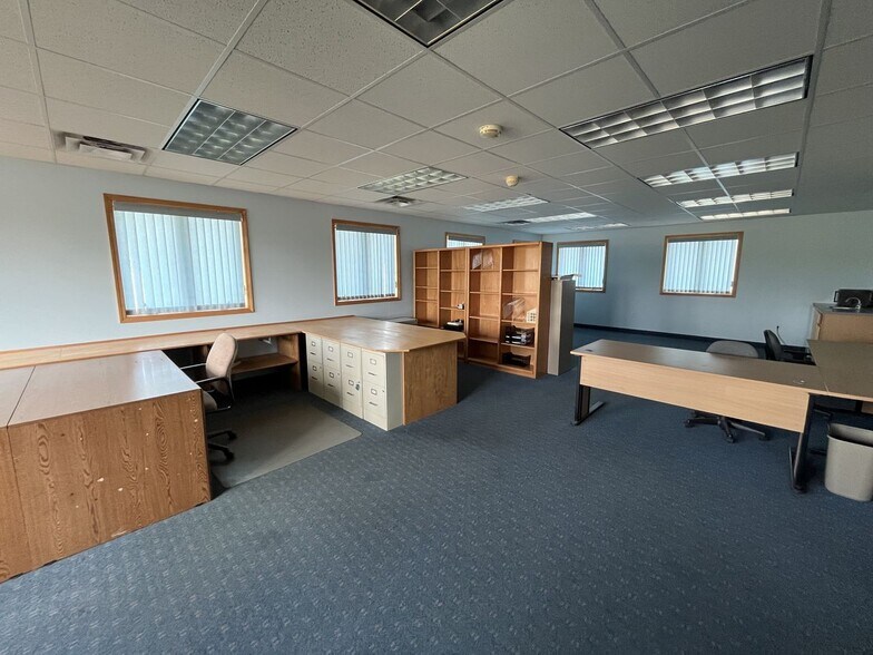 More Photos Of 2100 17 Mile Rd, Kent City Warehouse For Lease