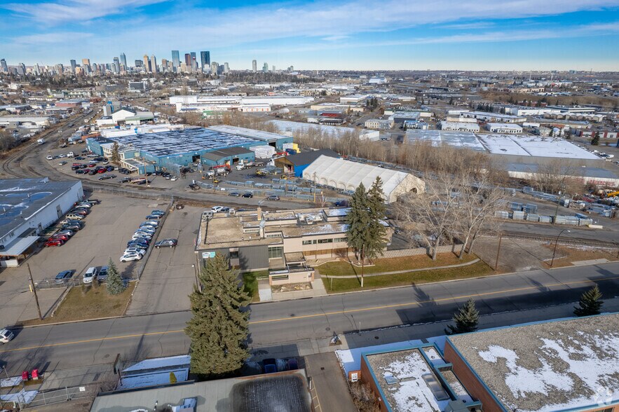 More Photos Of 340 50th Ave SE, Calgary Office For Sale