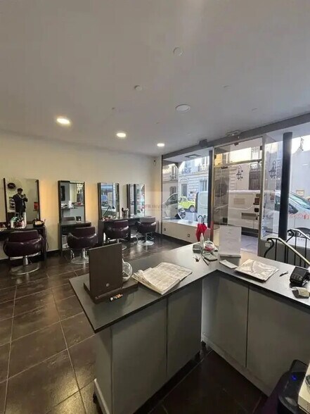 More Photos Of 29 Rue De L'Arcade, Paris Flex For Lease