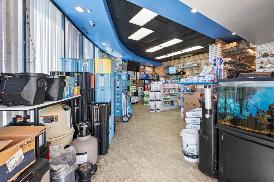 More Photos Of 18750 Crenshaw Blvd, Torrance General Retail For Sale