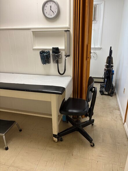 More Photos Of 137 Livingston Ave, New Brunswick Office Residential For Lease