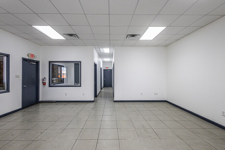 More Photos Of 13806 N Unitec Dr, Laredo Warehouse For Lease