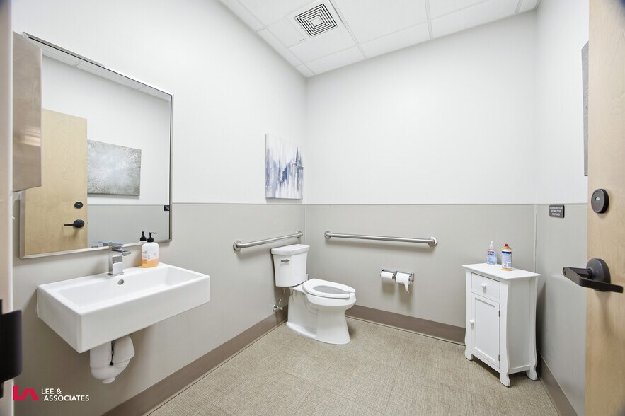 More Photos Of 8458 Campbellton St, Douglasville Office For Lease