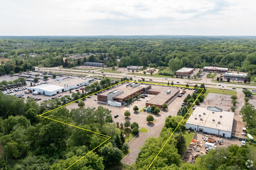 More Photos Of 1455 S Lapeer Rd, Lake Orion Hospital For Lease