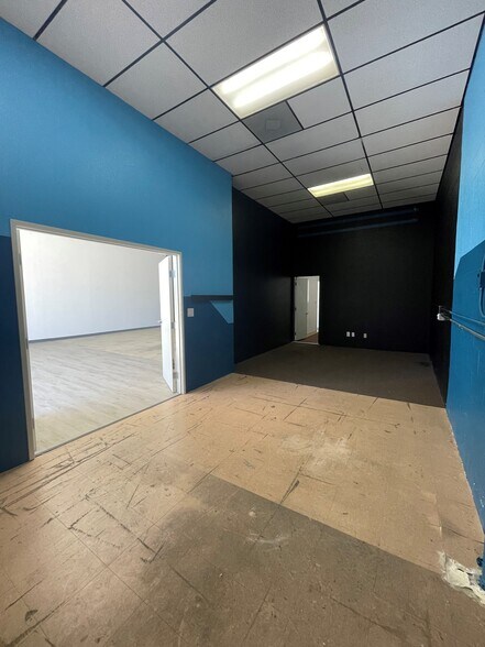 More Photos Of 42301-42325 10th St W, Lancaster General Retail For Sale