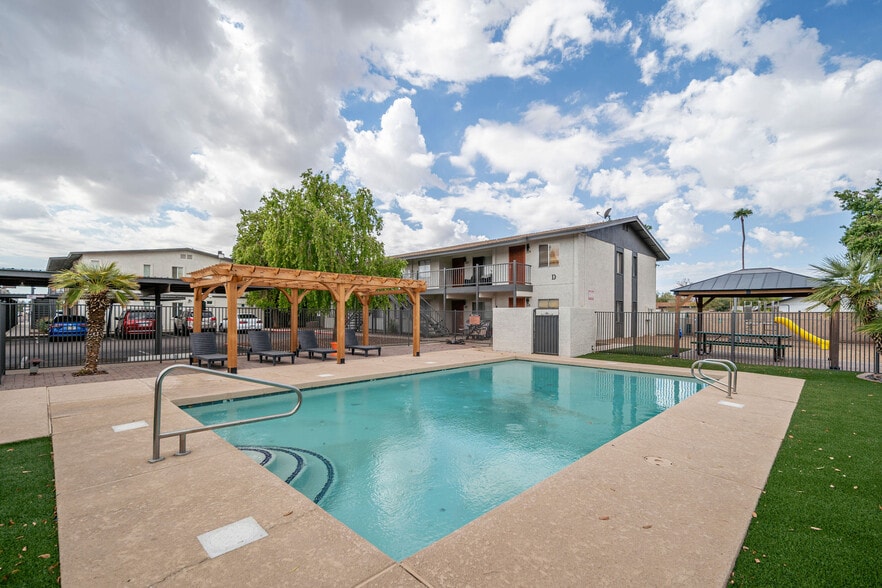 Primary Photo Of 6220 W Ocotillo Rd, Glendale Apartments For Sale