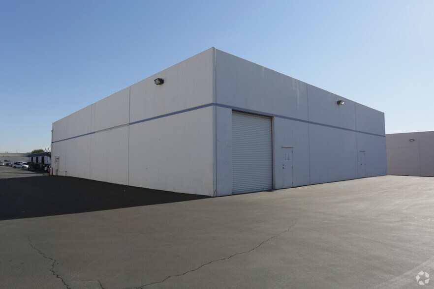 More Photos Of 1271-1273 W 9th St, Upland Warehouse For Lease