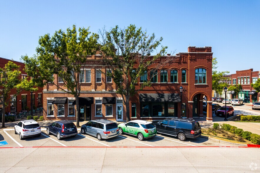 More Photos Of 800 Parker Sq, Flower Mound Storefront Retail Office For Lease