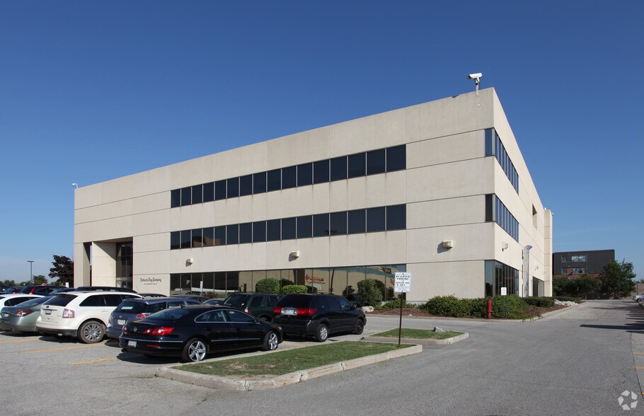 More Photos Of 698 Lawrence Ave W, Toronto Office For Lease