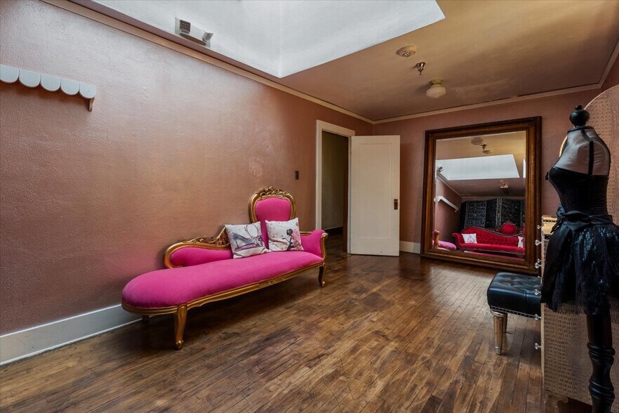 More Photos Of 917 Whittier Blvd, Montebello Storefront For Sale