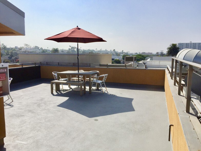 More Photos Of 2216 Main St, Santa Monica Apartments For Sale