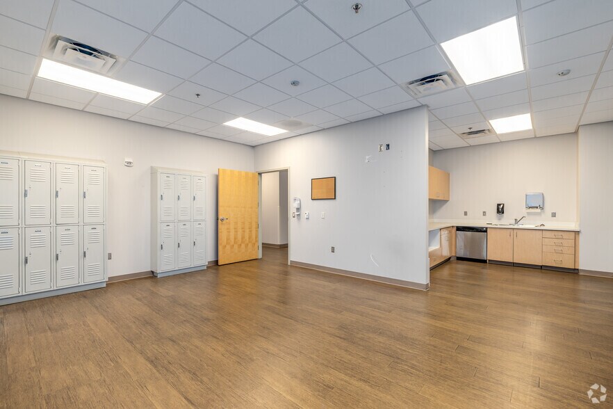 More Photos Of 2000 Brabham Ave, Jacksonville Medical For Lease