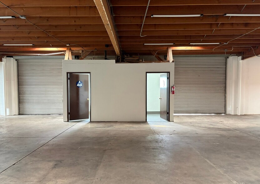 More Photos Of 10805-10835 Fremont Ave, Montclair Warehouse For Lease