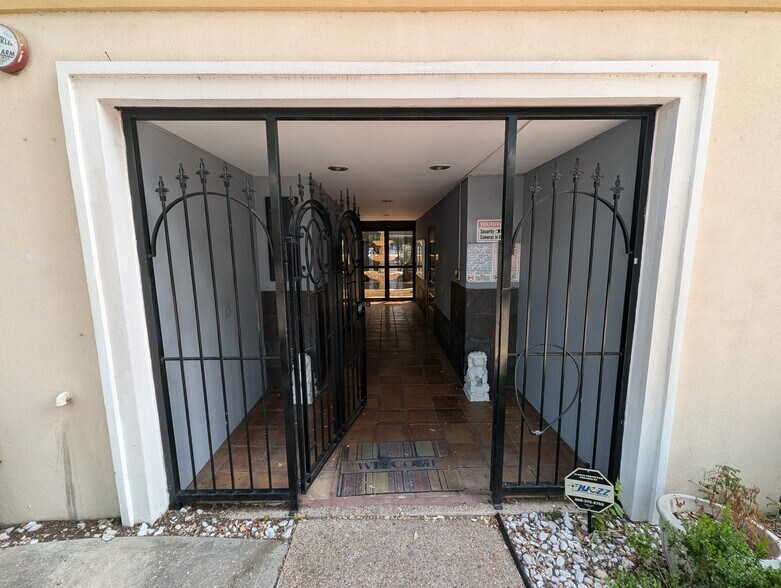 More Photos Of 4005 Menchaca Rd, Austin Medical For Sale