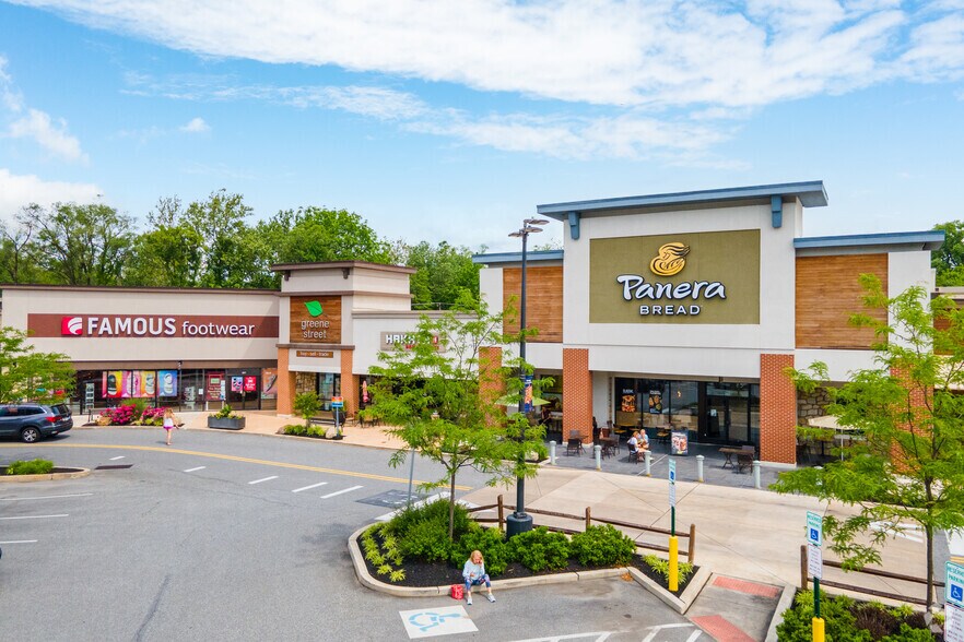 More Photos Of 115-125 E Swedesford Rd, Wayne Unknown For Lease