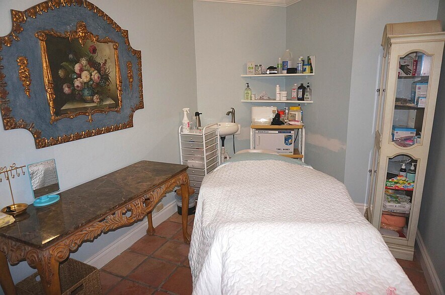 More Photos Of 330 Clematis St, West Palm Beach Storefront Retail Office For Sale