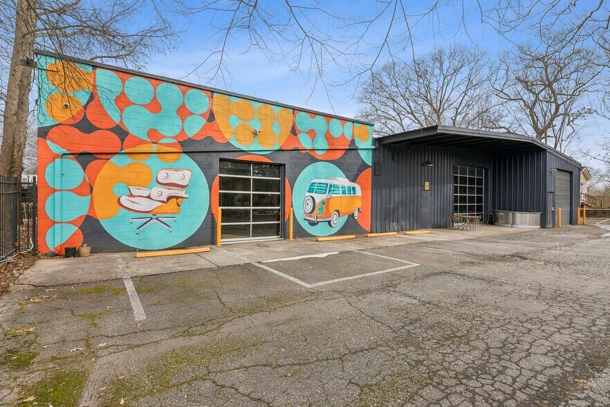 More Photos Of 1080 Katherwood Dr SW, Atlanta Showroom For Sale