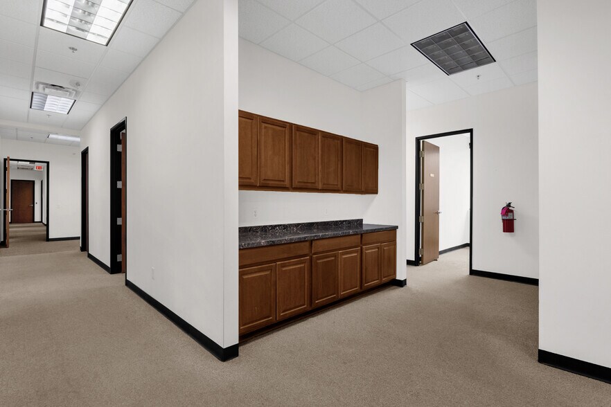 More Photos Of 70 N McClintock Dr, Chandler Medical For Sale