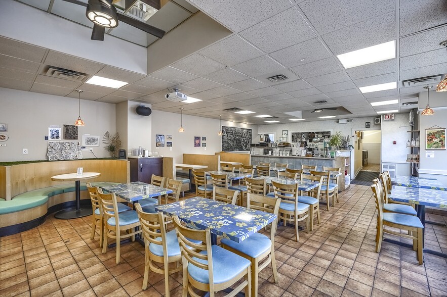 More Photos Of 369 Keele St, Toronto Restaurant For Lease