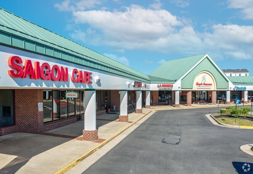 More Photos Of 20921 Davenport Dr, Sterling General Retail For Lease