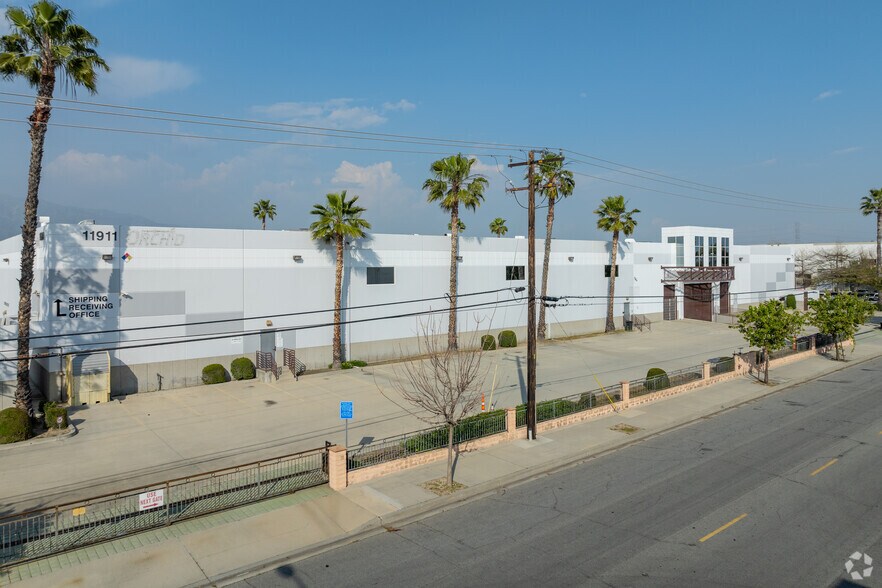 More Photos Of 11911 Clark St, Arcadia Light Manufacturing For Lease