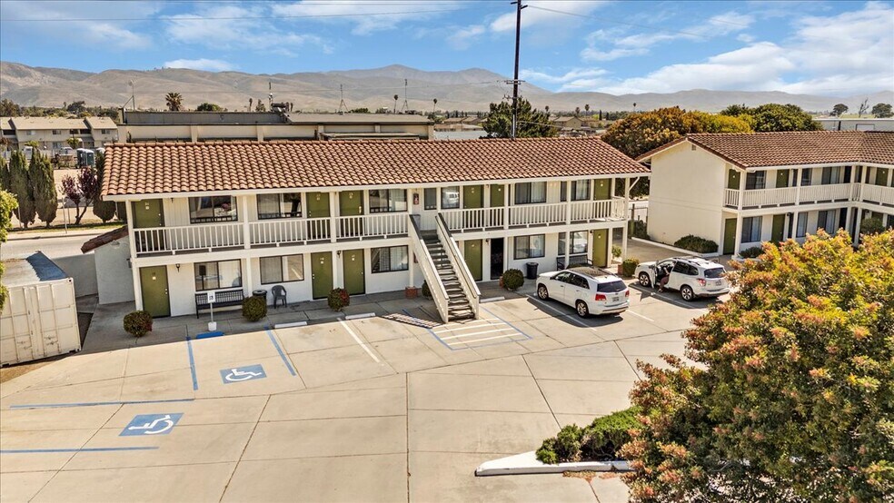 More Photos Of 1013 Front St, Soledad Hotel For Sale