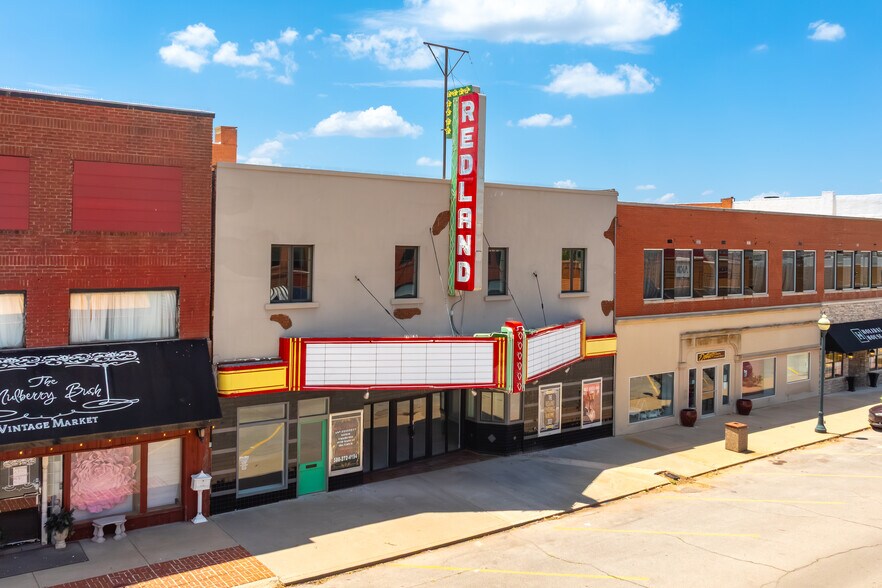 More Photos Of 606 Frisco Ave, Clinton Storefront Retail Office For Sale