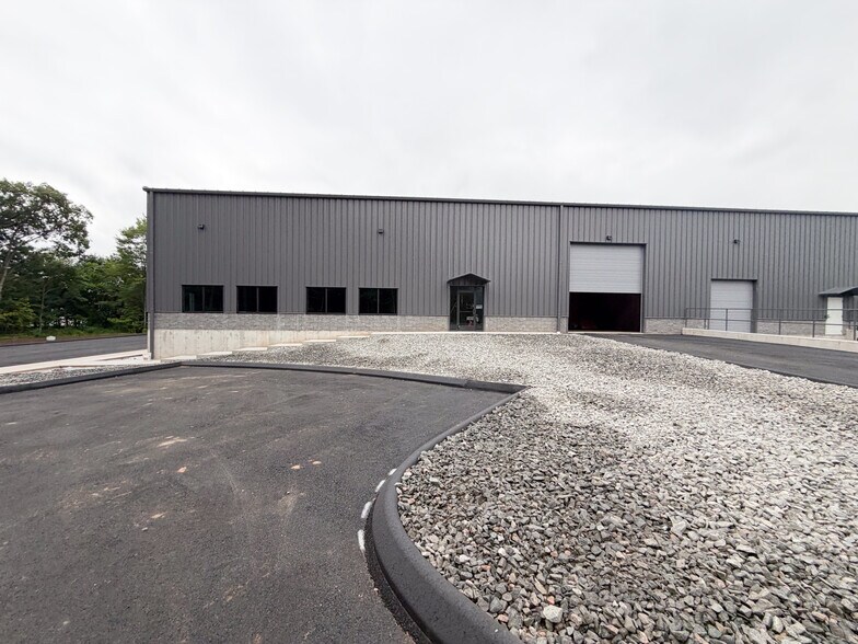 More Photos Of 135 Business Drive park, Bristol Industrial For Lease