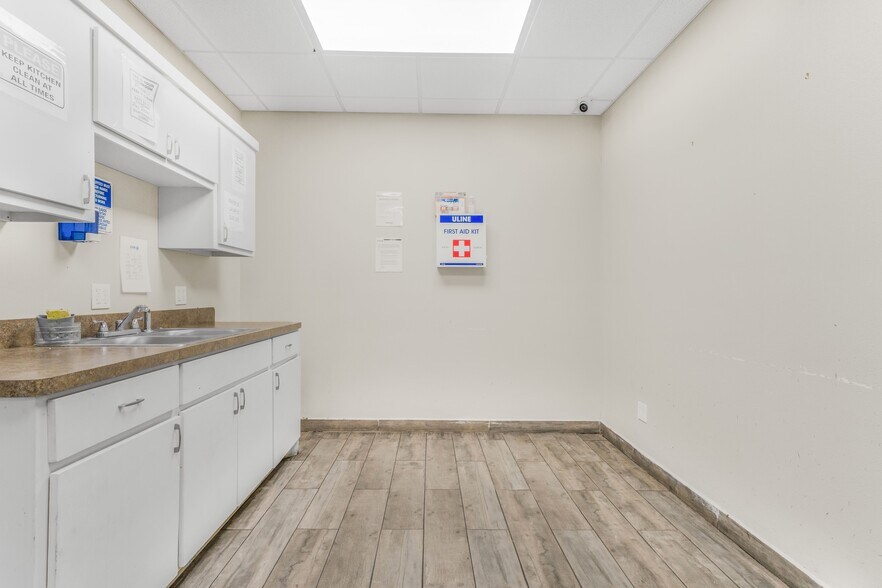 More Photos Of 4401-4409 Wanda Ave, McAllen Refrigeration Cold Storage For Lease