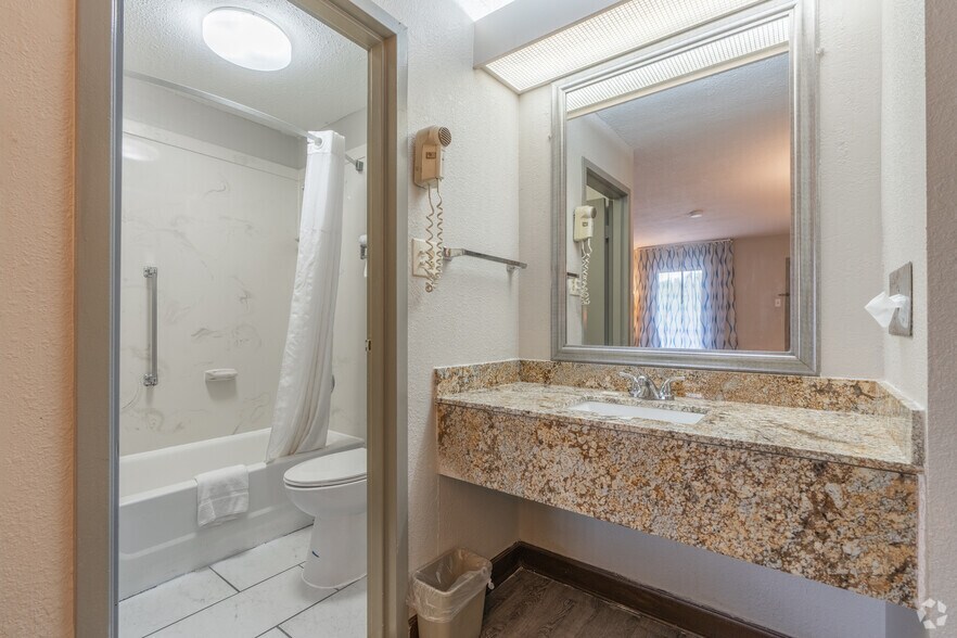 More Photos Of 2701 Highway 82 E, Greenville Hotel For Sale