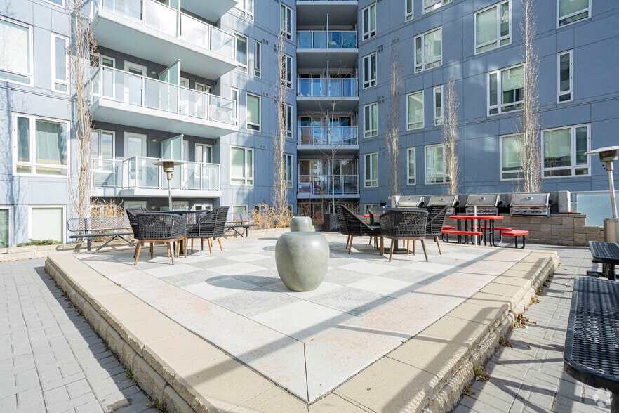 More Photos Of 1235 11th Ave SW, Calgary Apartments For Lease