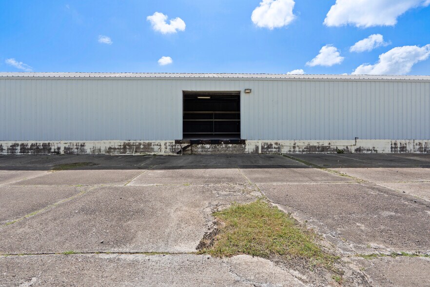 More Photos Of 8602 Broadway St, Galveston Warehouse For Sale