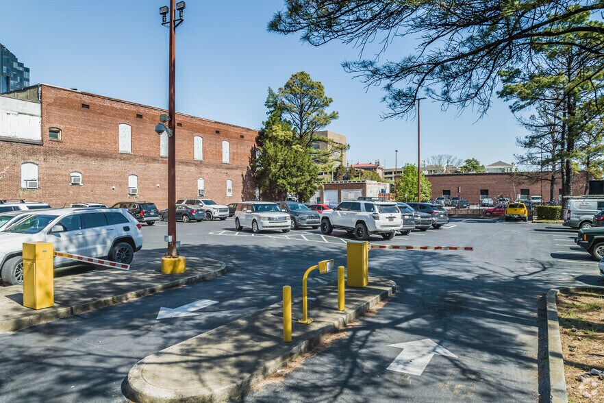 More Photos Of 254 Court Ave, Memphis Office For Lease