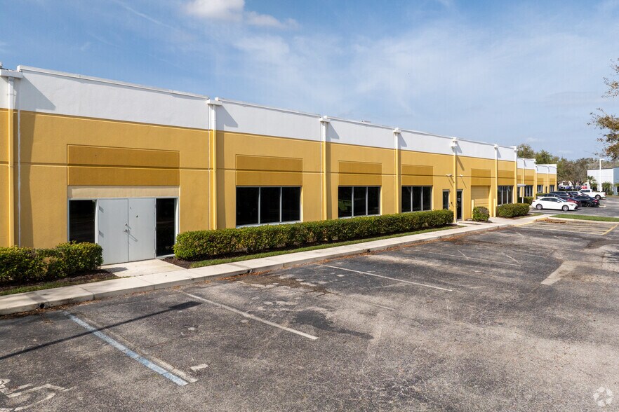 More Photos Of 12751 Westlinks Dr, Fort Myers Office For Lease