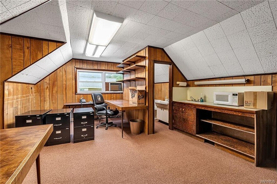 More Photos Of 427 Pine st, Lockport Flex For Sale