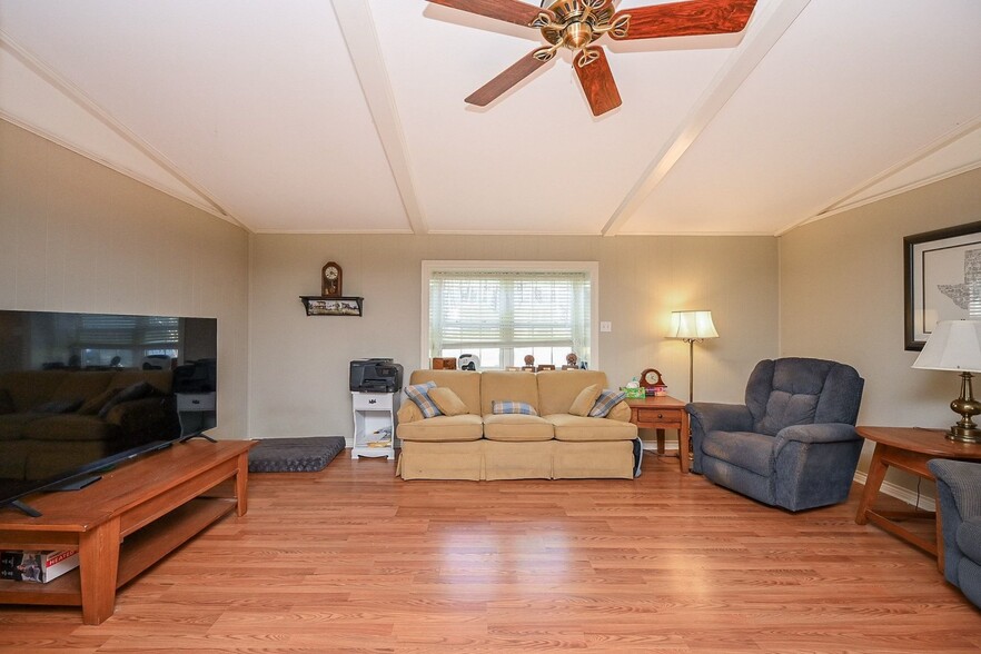 More Photos Of 18910 Carrot St, Spring Trailer Camper Park For Sale