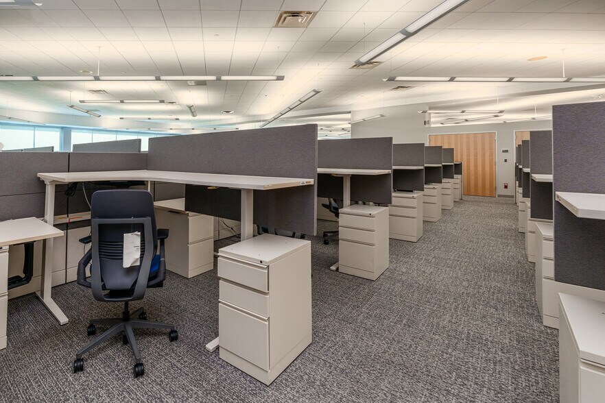 More Photos Of 5001 Meadowland Pky, Marion Office For Sale