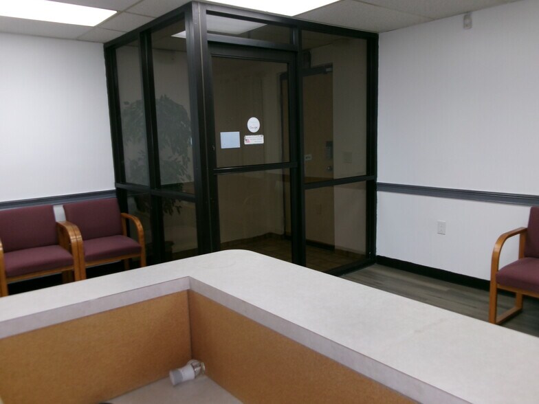 More Photos Of 516 Hamburg Tpke, Wayne Medical For Lease
