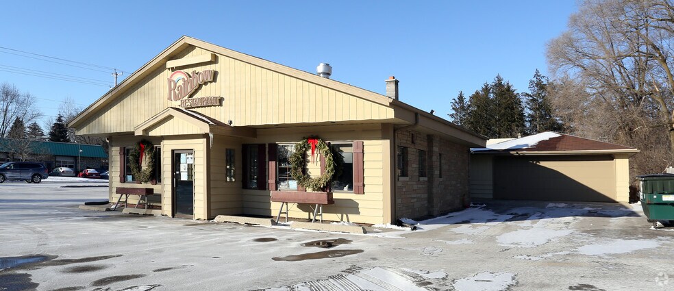 More Photos Of 6290 S Martin Rd, New Berlin Restaurant For Sale