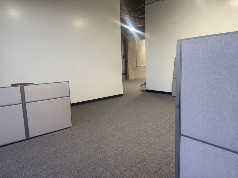 More Photos Of 2208 W 700 S, Springville Light Manufacturing For Sale