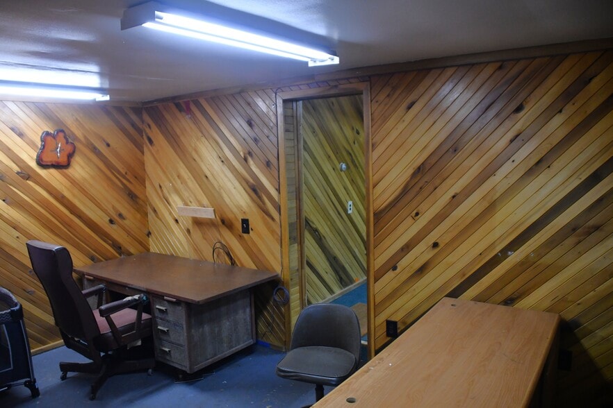 More Photos Of 138 Chestnut St, Marienville General Retail For Sale