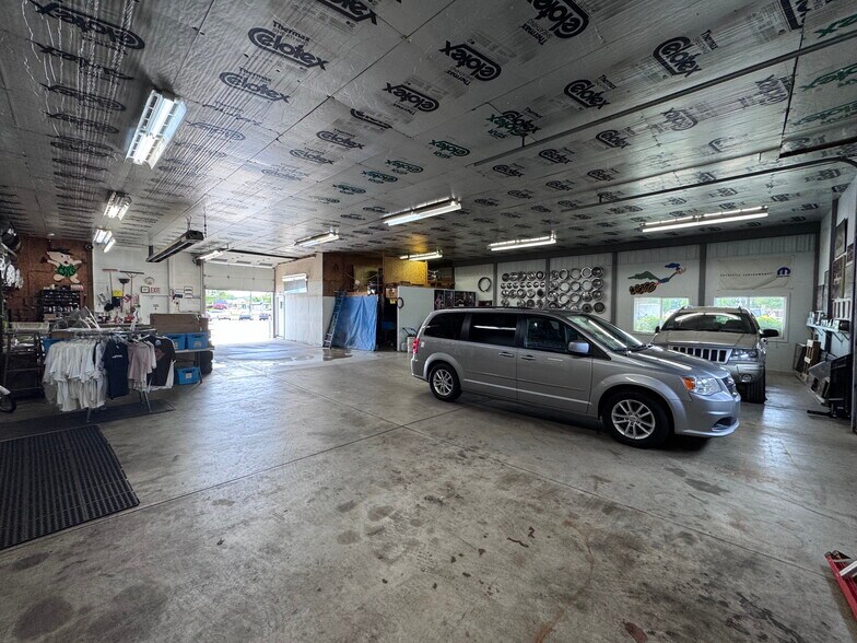 More Photos Of 343 E 8th St, Holland Showroom For Sale