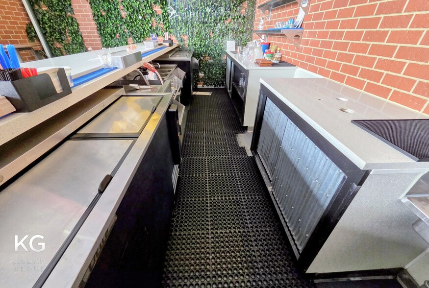 More Photos Of 3734 W Irving Park Rd, Chicago Restaurant For Lease