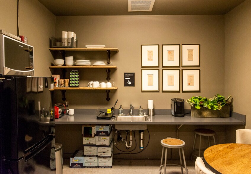 More Photos Of 710-720 State St, Santa Barbara General Retail For Lease